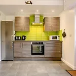 2 Bed In Oc-88864 Casa de Férias *